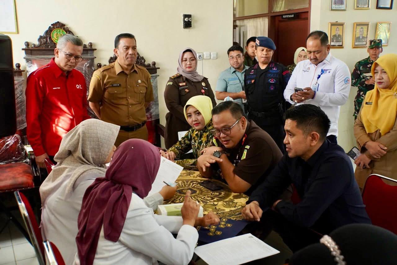 Peserta donor darah di HUT Kejaksaan digelar Kejari Padang Panjang.